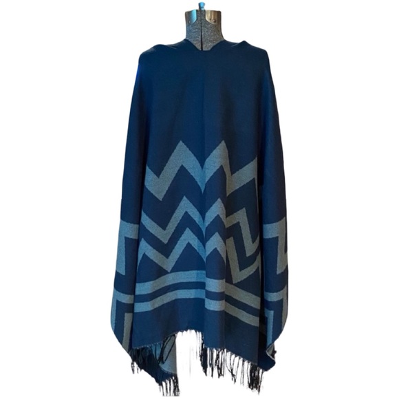 Reversible pattern shawl - Picture 2 of 8